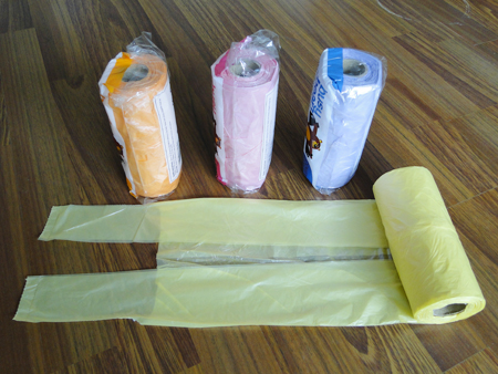 T-shirt bags on roll